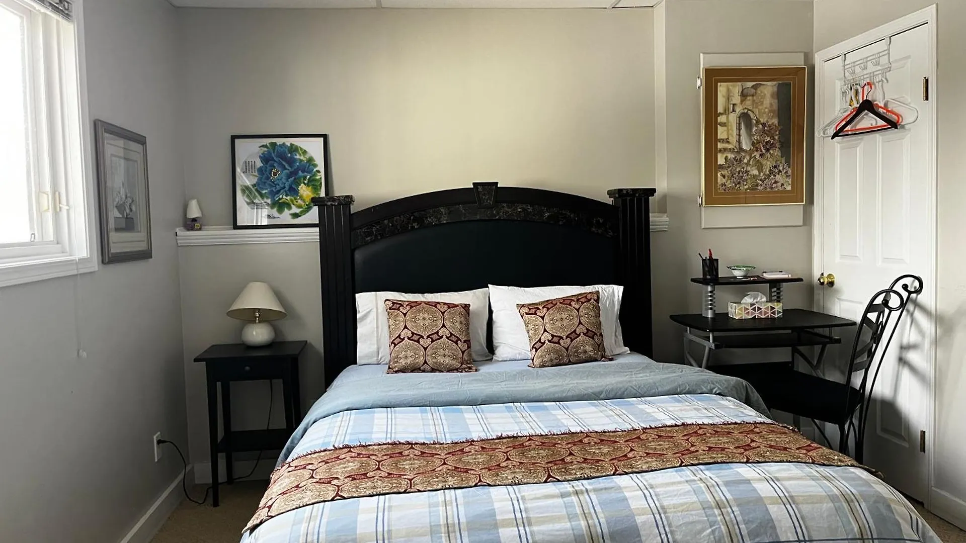 Проживание в семье Citadel Cozy Quilt Private Bedroom Калгари